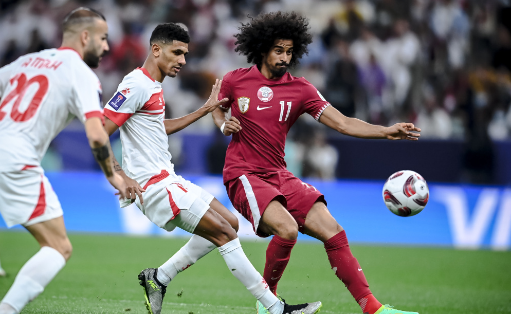 乐鱼体育登陆入口-乌克兰国脚侥幸获胜，晋级下一轮比赛