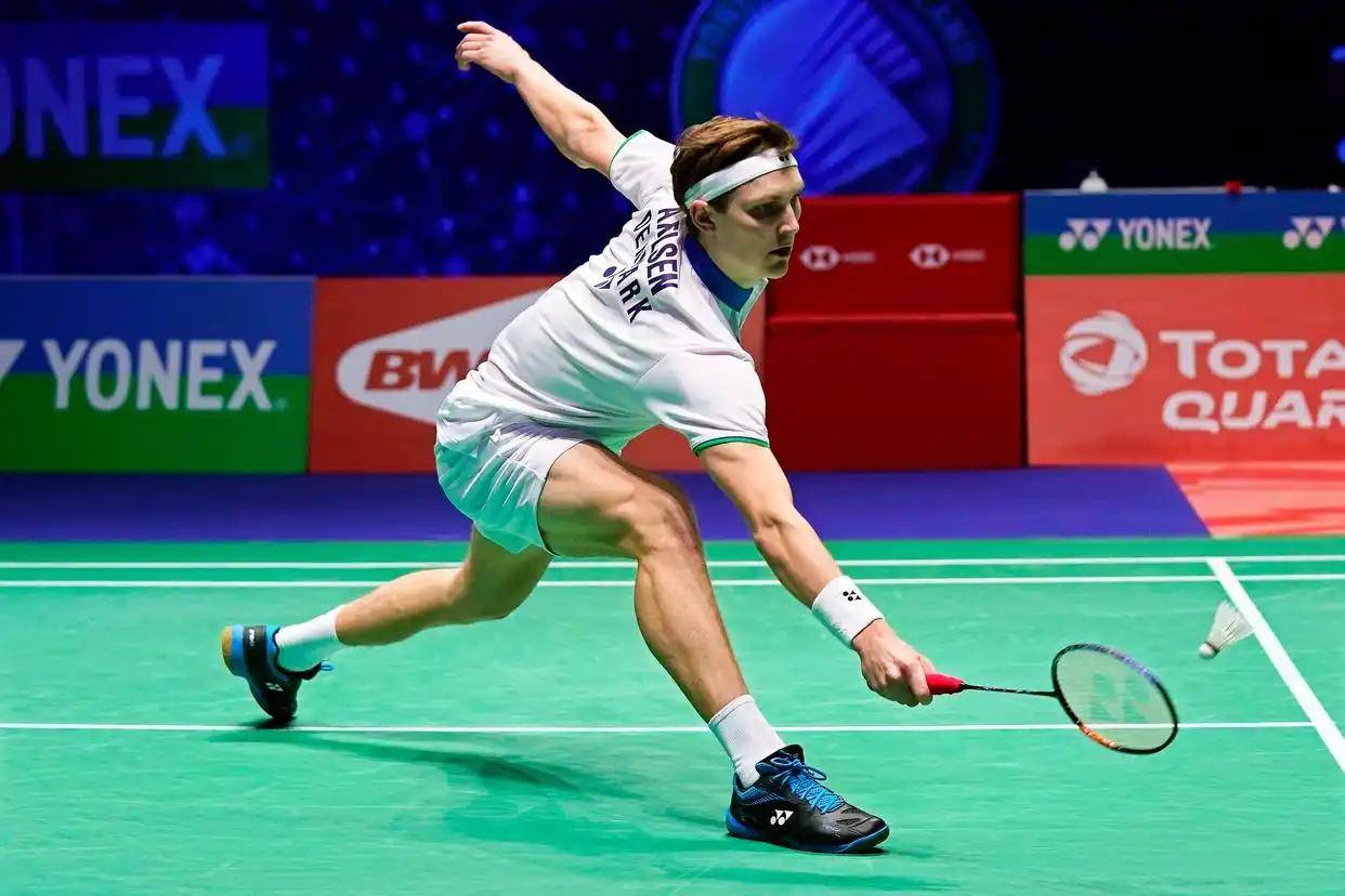 日本队鏖战韩国队，安赛龙点燃赛场