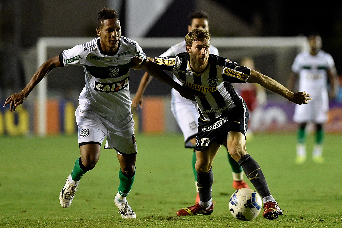 包含巴西队后卫强势护城，全队实力突出的词条